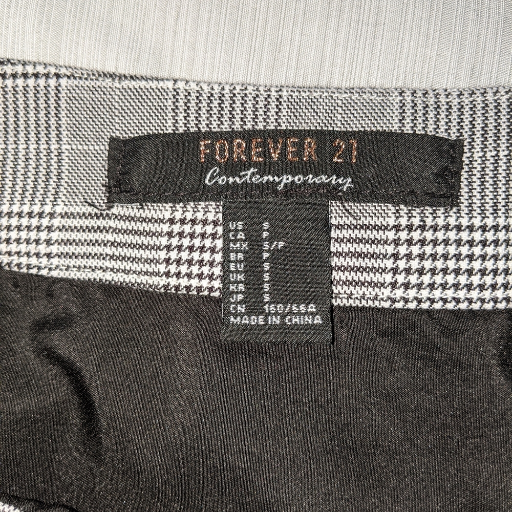 Forever21 skirt like new , only worn once